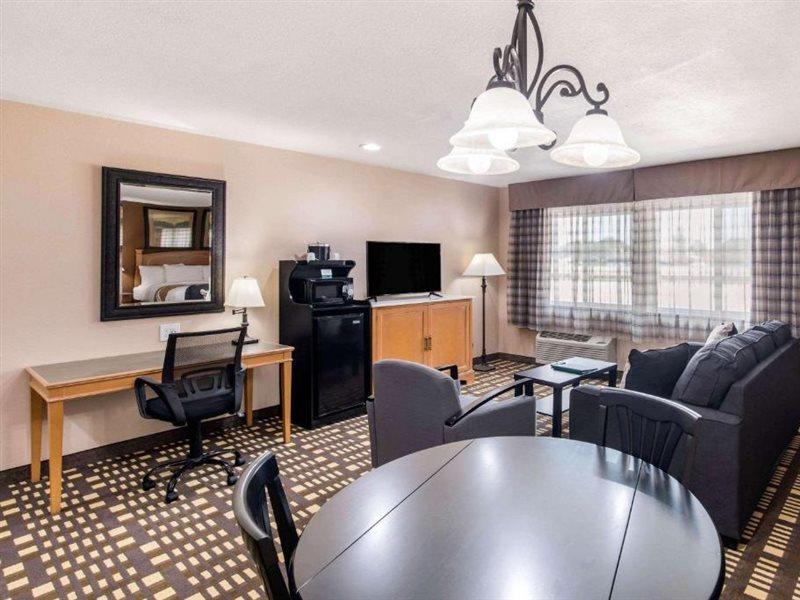 Quality Inn & Suites Plano East - Richardson Екстер'єр фото