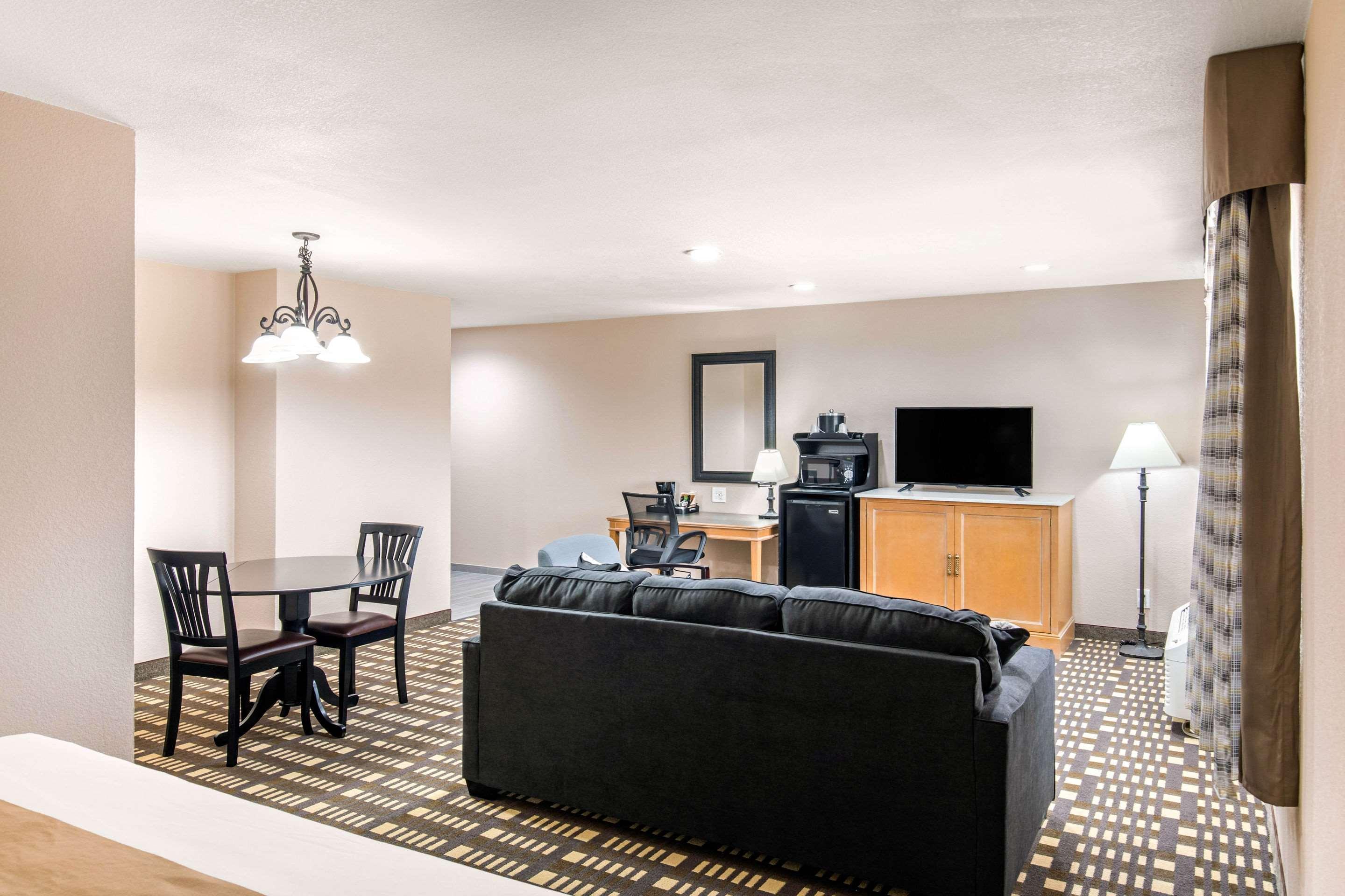 Quality Inn & Suites Plano East - Richardson Екстер'єр фото