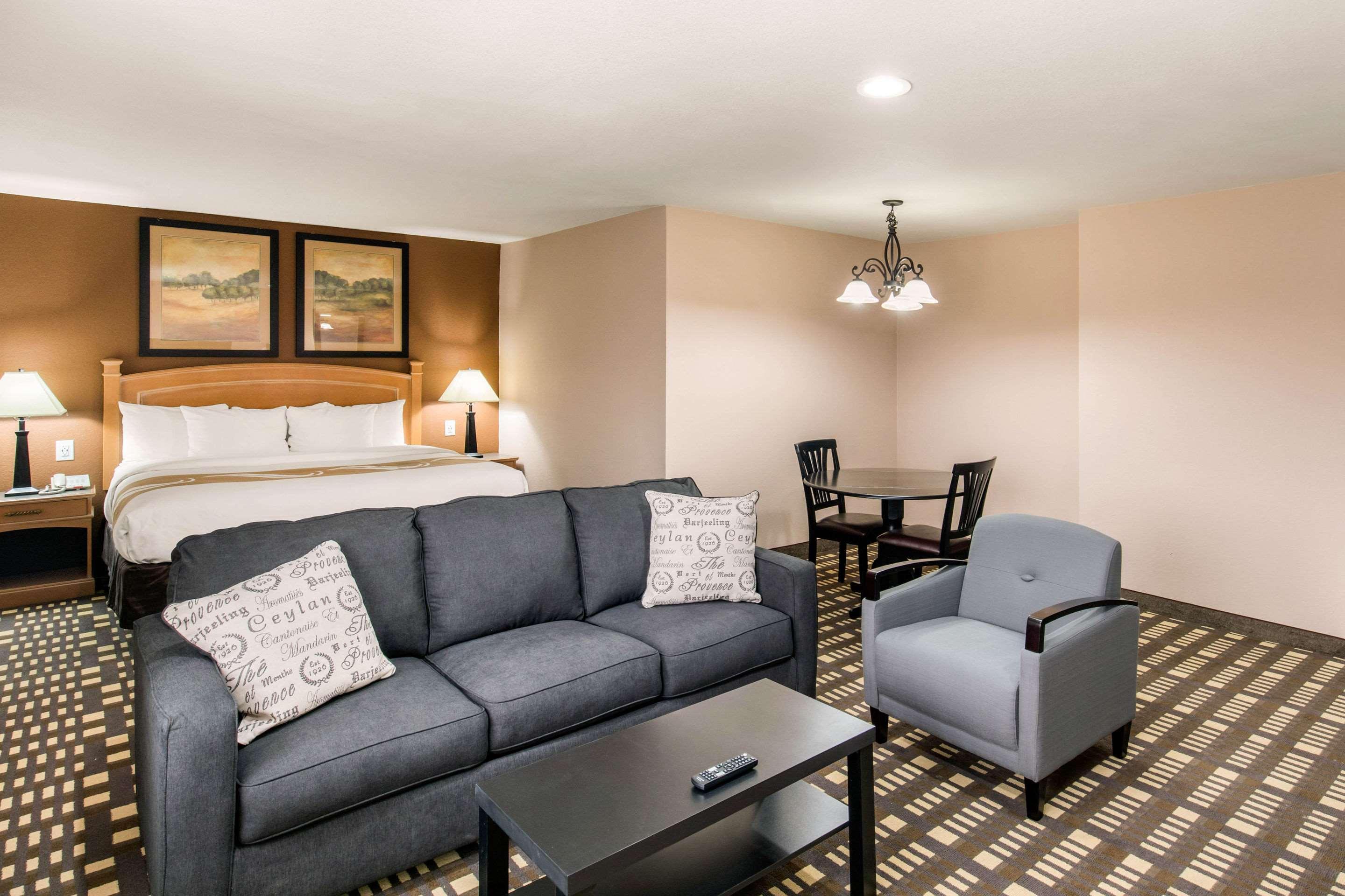 Quality Inn & Suites Plano East - Richardson Екстер'єр фото