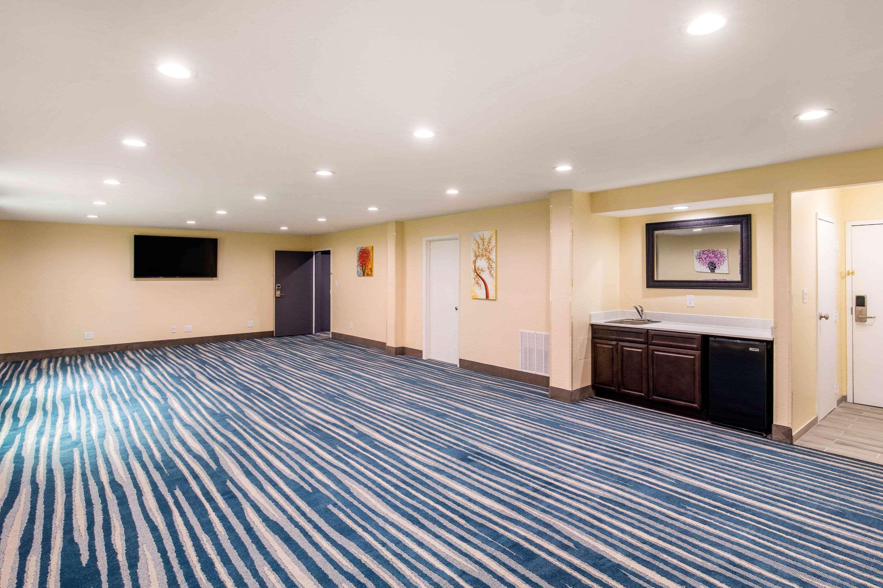 Quality Inn & Suites Plano East - Richardson Екстер'єр фото
