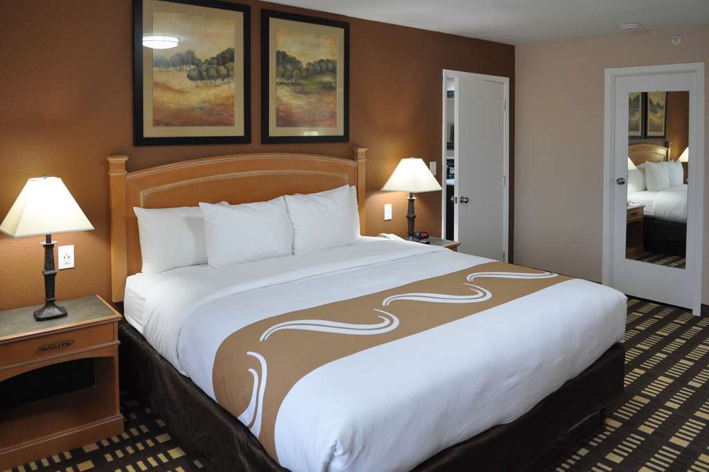 Quality Inn & Suites Plano East - Richardson Номер фото