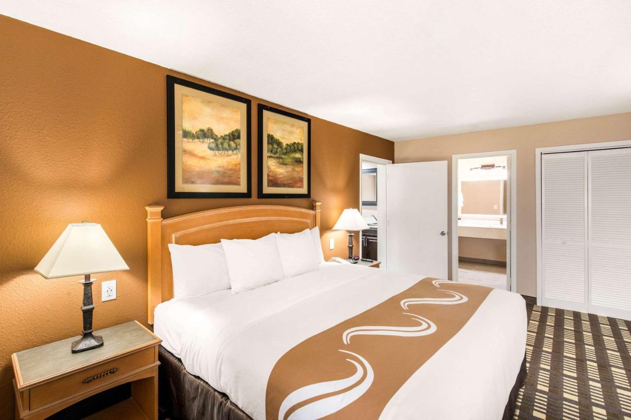 Quality Inn & Suites Plano East - Richardson Екстер'єр фото